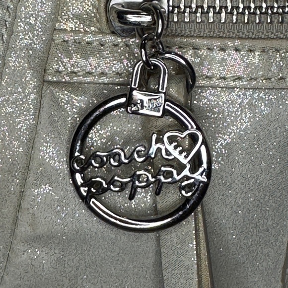 Coach Poppy Cream Shoulder Bag - Picture 3 of 8